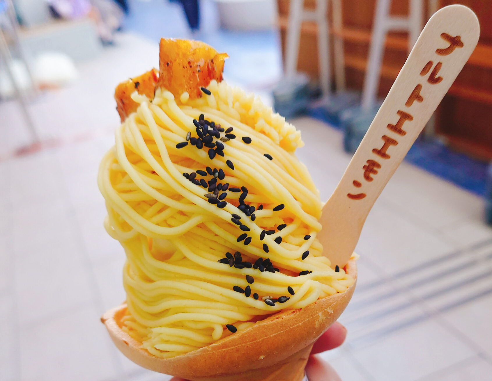 【道の駅くるくるなると】名物さつまいもを使った鳴門金時ソフトクリーム！お芋好きにはたまらない…！黄金の絶品ソフトを撮る。【ナルトエエもん】
